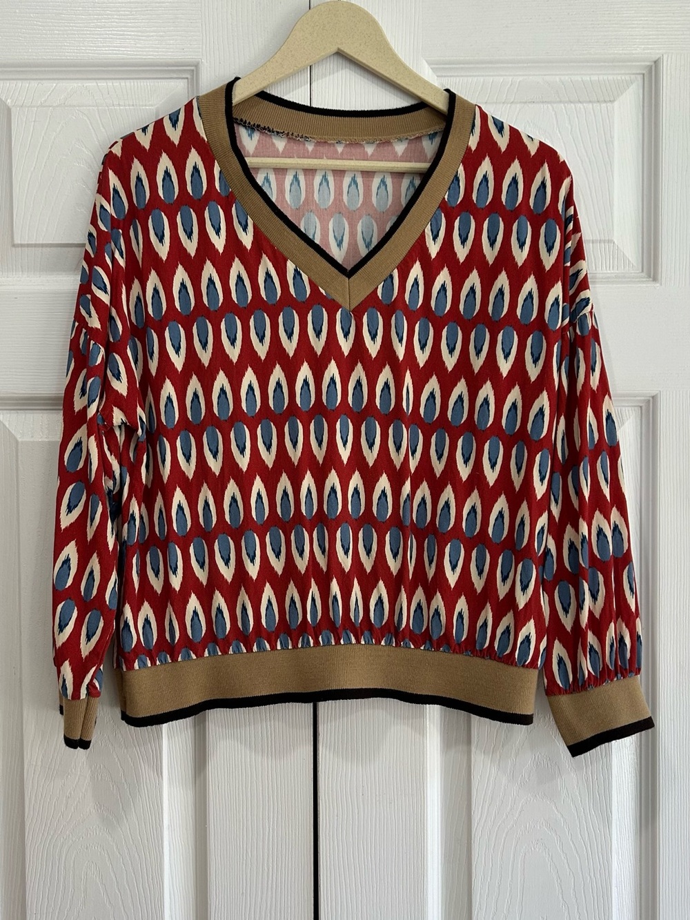 V-Neck Patterned Pullover Sweater in Red and Blue size medium